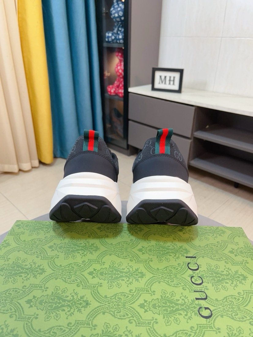 Gucci Patterned Lace-Up Low-Top Sneakers — back